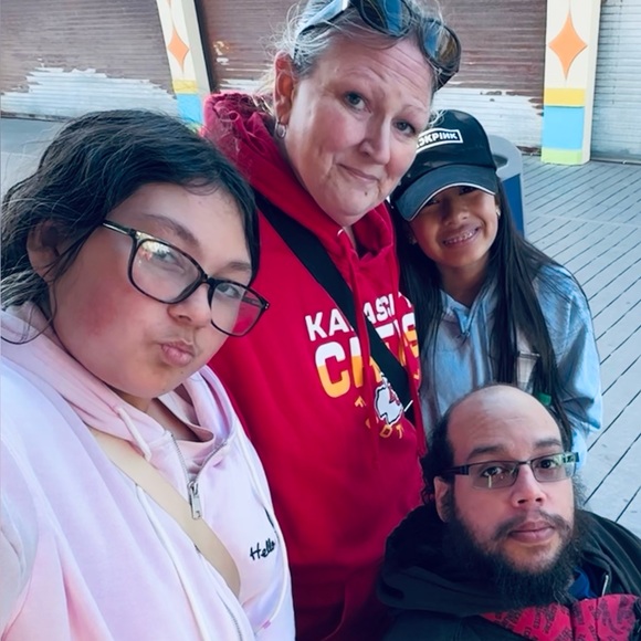 Meet your Posher, Katie - Picture 3 of 6